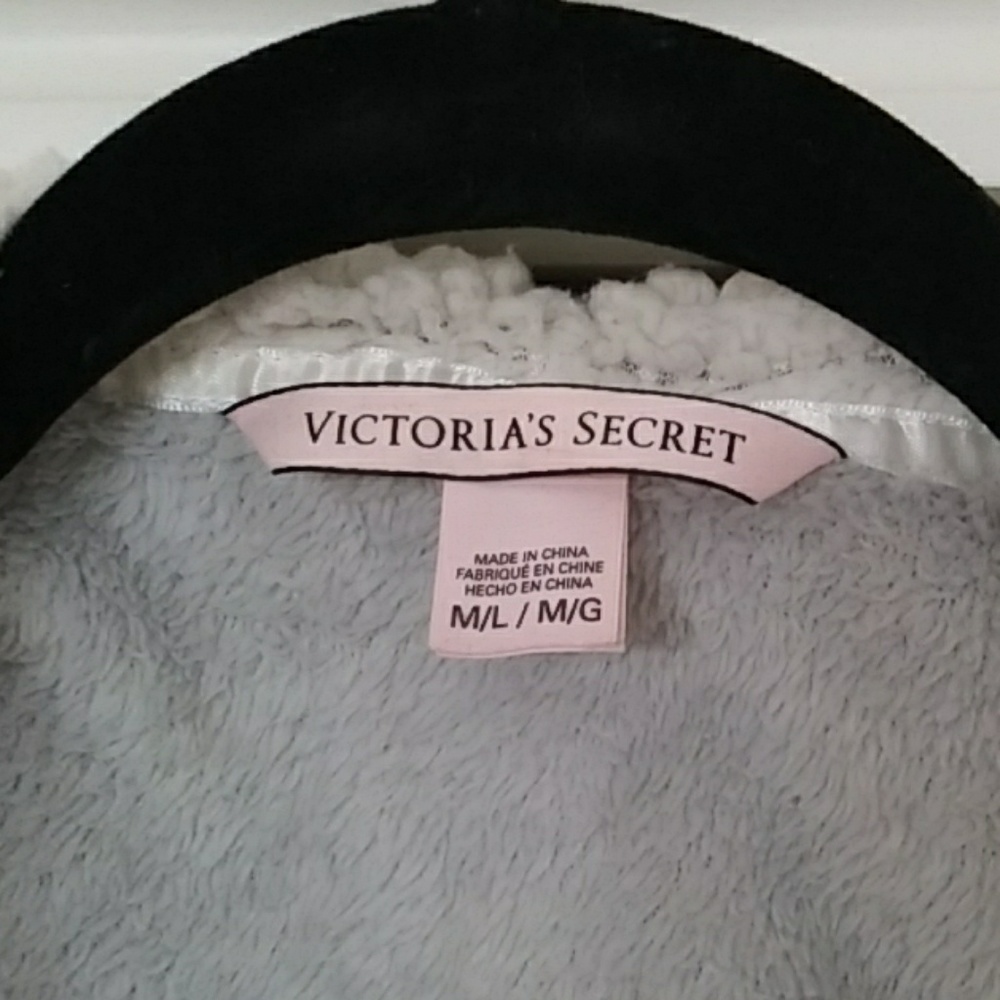 Victoria Secret Robe - Picture 3 of 6